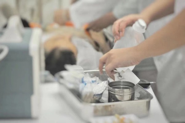 Sau cơn nhồi máu não, tôi sống trong "cái xác vô hồn" không cử động được, chỉ biết ú ớ, hối hận vì làm 3 việc này sau bữa tối- Ảnh 1.