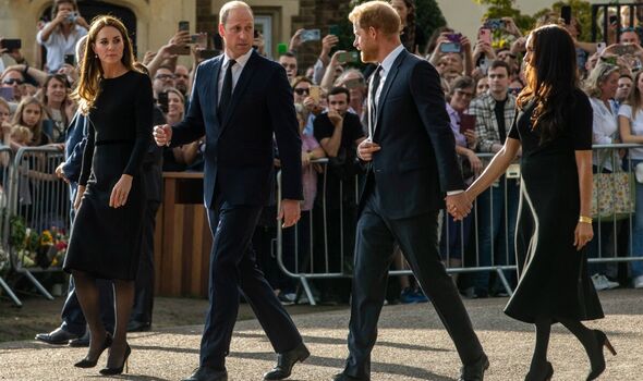 Khoảnh khắc Meghan ái ngại 