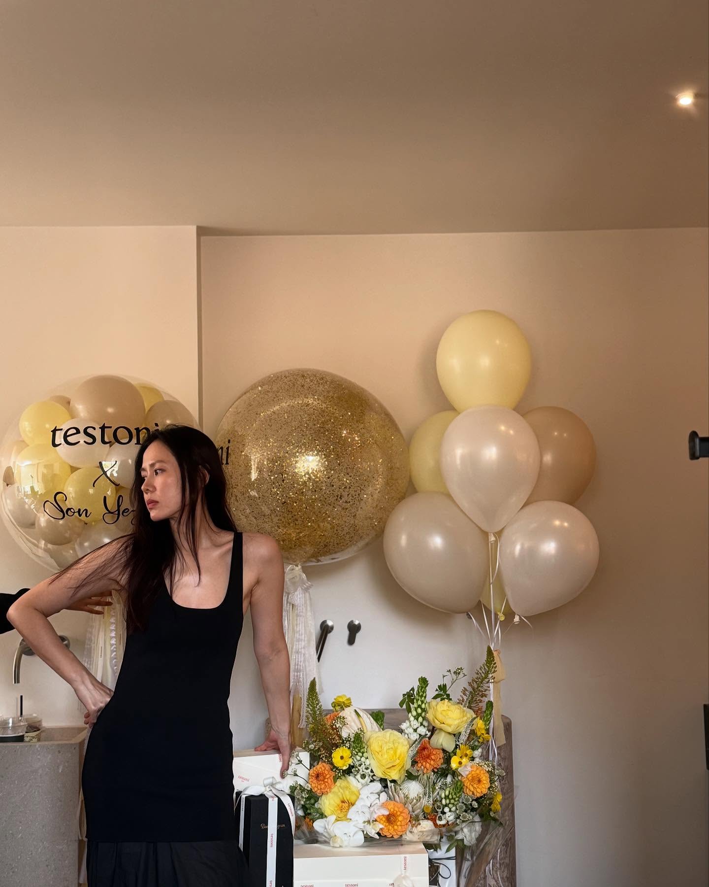 Son Ye Jin bất ngờ khoe ảnh lạ, lâu lắm mới thấy mẹ 1 con sexy thế này!- Ảnh 1.