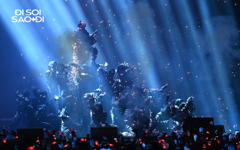Concert ALL-ROUNDER: SOOBIN tỏa sáng ở thời điểm rực rỡ nhất, thỏa sức trưng trổ định nghĩa của 1 nghệ sĩ toàn năng- Ảnh 2.