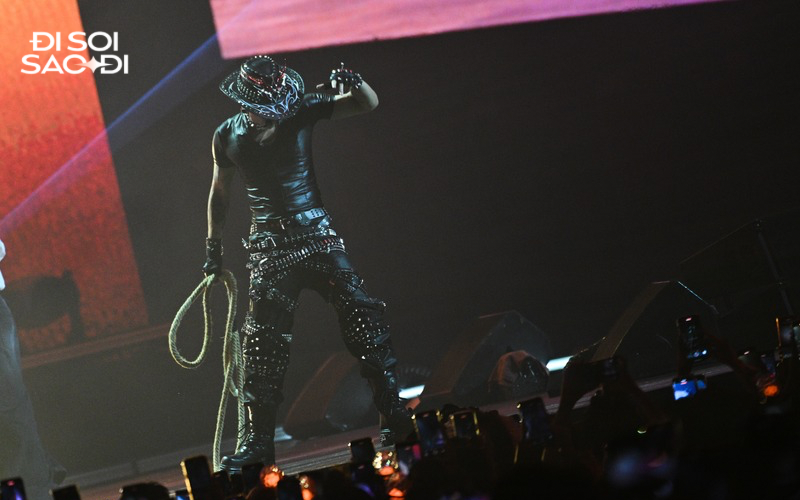 Concert ALL-ROUNDER: SOOBIN tỏa sáng ở thời điểm rực rỡ nhất, thỏa sức trưng trổ định nghĩa của 1 nghệ sĩ toàn năng- Ảnh 3.
