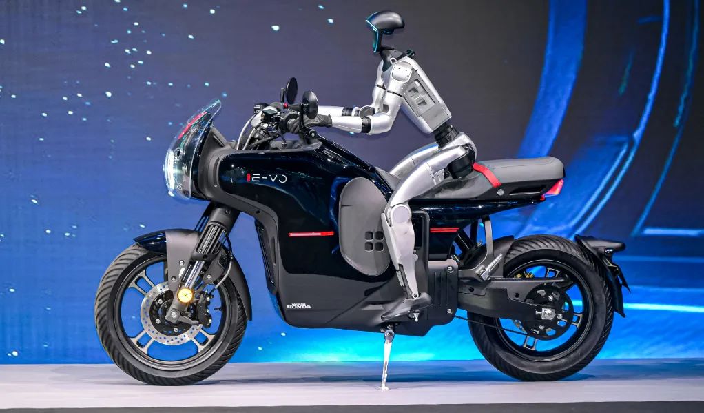 Honda ra mắt xe điện đẹp lạ: Mạnh hơn SH160i, 1 tiếng sạc đầy 80%, màn hình 7 inch, giá bán thế nào?- Ảnh 7.