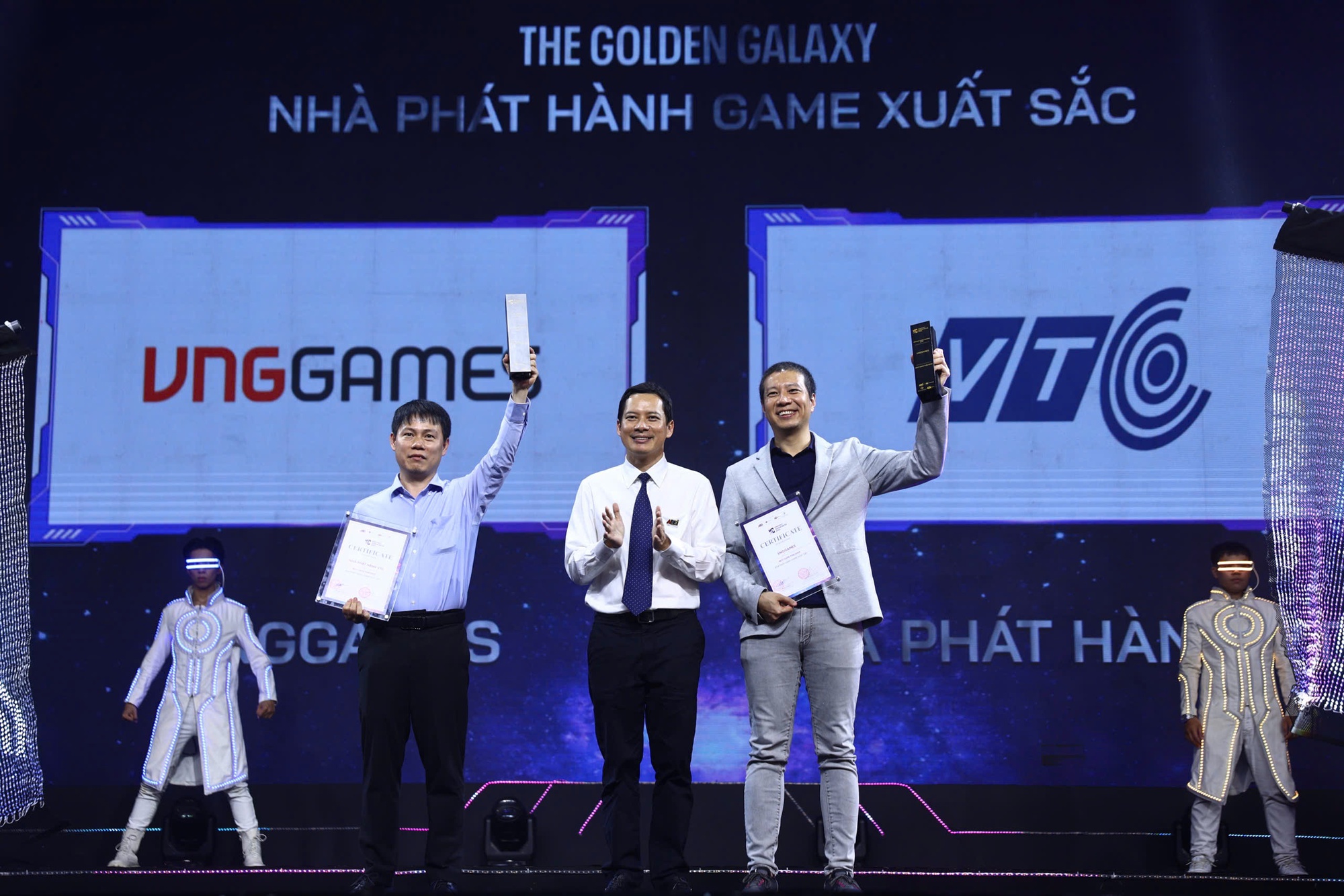 Điểm danh loạt giải thưởng tại Vietnam Game Awards 2025, toàn cái tên khiến game thủ Điểm danh loạt giải thưởng tại Vietnam Game Awards 2025, toàn cái tên khiến game thủ