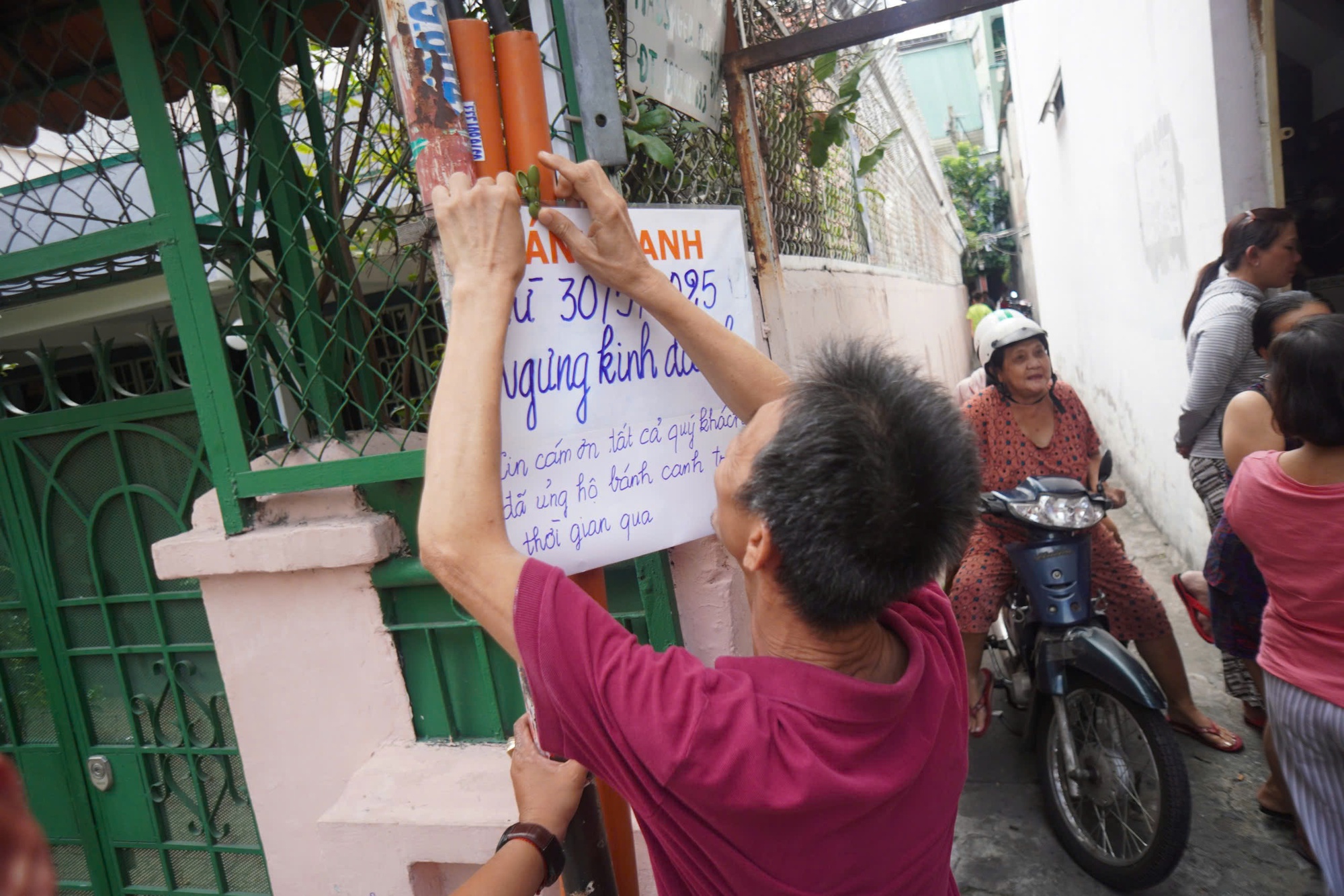 TPHCM: "Quán bánh canh 1 giờ" sắp đóng cửa, nhiều người tiếc hùi hụi- Ảnh 4.