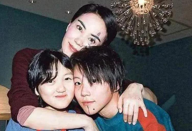 Lý Yên lộ ảnh mới: Từ 