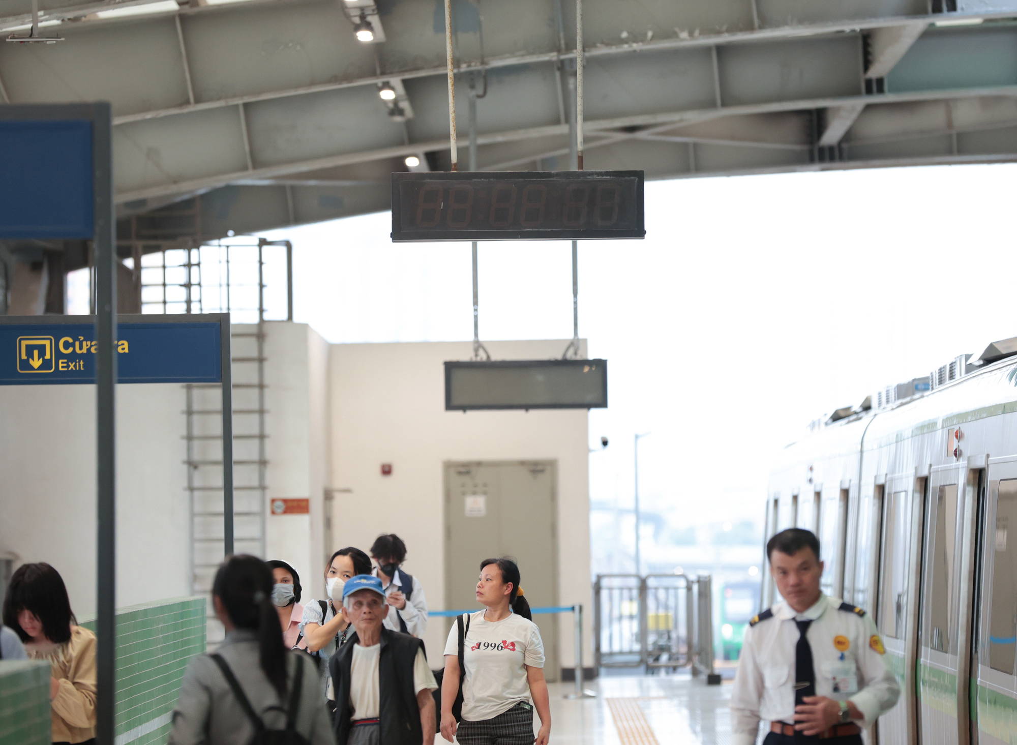 Hình ảnh khó tin của đường sắt Cát Linh - Hà Đông sau 4 năm hoạt động- Ảnh 5.