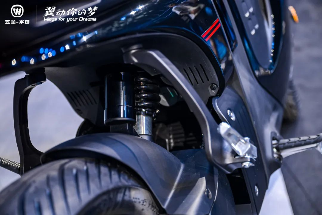 Honda ra mắt xe điện đẹp lạ: Mạnh hơn SH160i, 1 tiếng sạc đầy 80%, màn hình 7 inch, giá bán thế nào?- Ảnh 9.