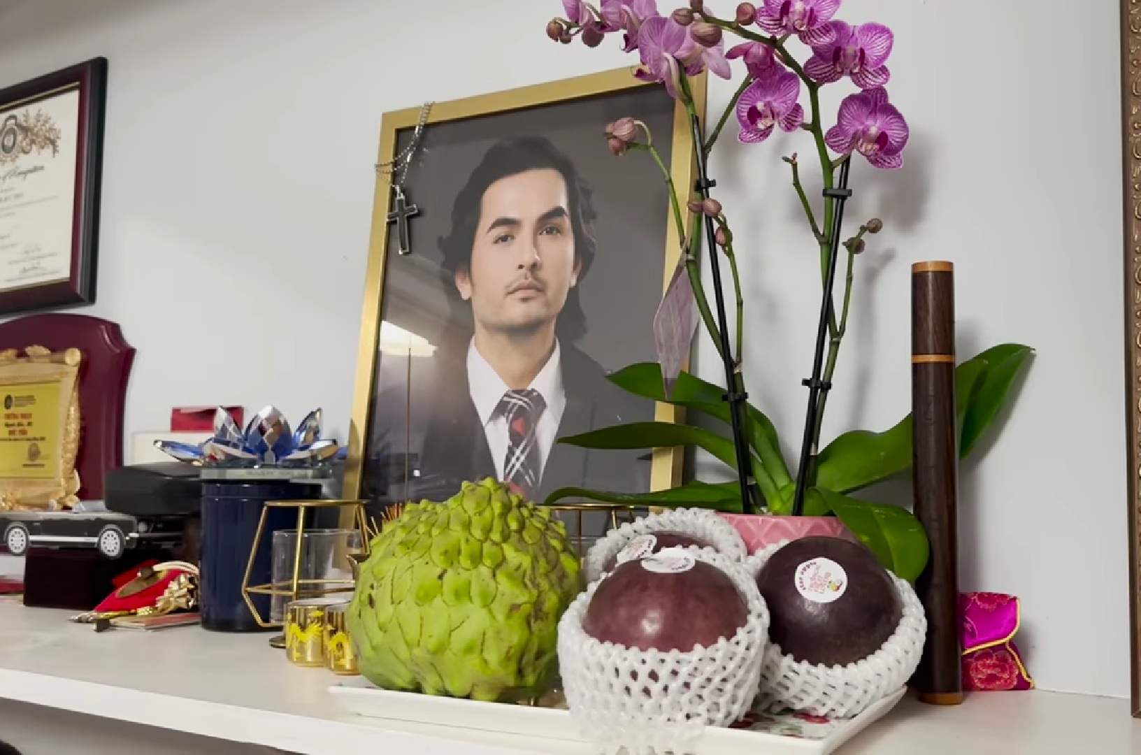 Bị nói dẹp bàn thờ chồng để dọn đi ở với chồng mới, vợ Đức Tiến làm một việc- Ảnh 1. Bị nói dẹp bàn thờ chồng để dọn đi ở với chồng mới, vợ Đức Tiến làm một việc- Ảnh 1.