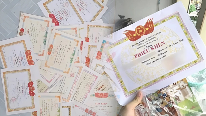 "Mùa khoe con": Phụ huynh khao khát được ca tụng, tung hô trên mạng đến vậy sao?- Ảnh 2.