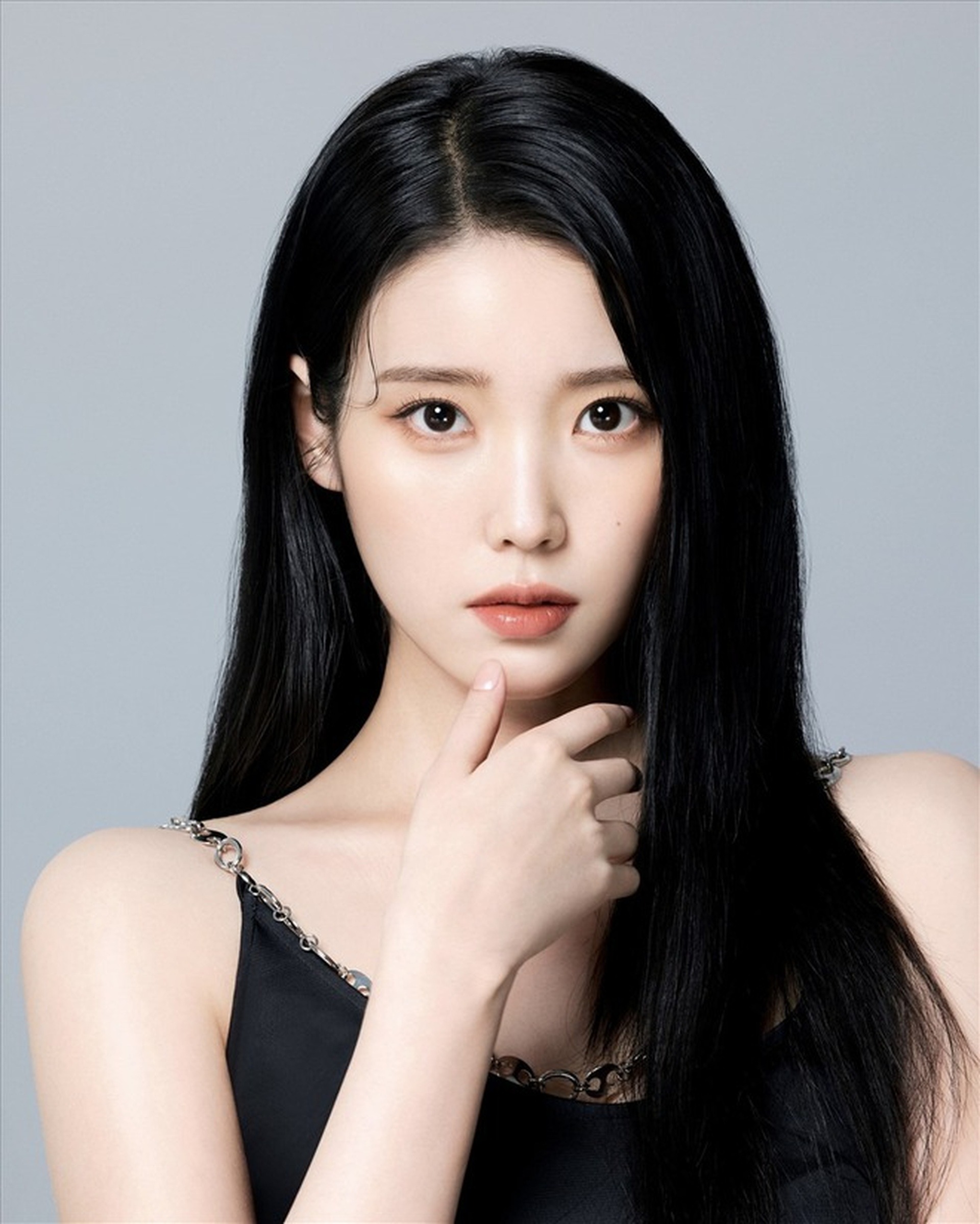 Sốc: IU bị tố 