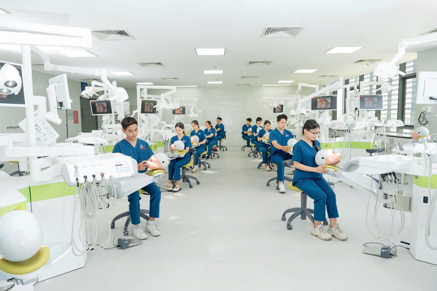 Trường ĐH Nguyễn Tất Thành – Điểm sáng đào tạo chất lượng, cơ sở vật chất hiện đại, đội ngũ giảng viên tận tâm- Ảnh 3.