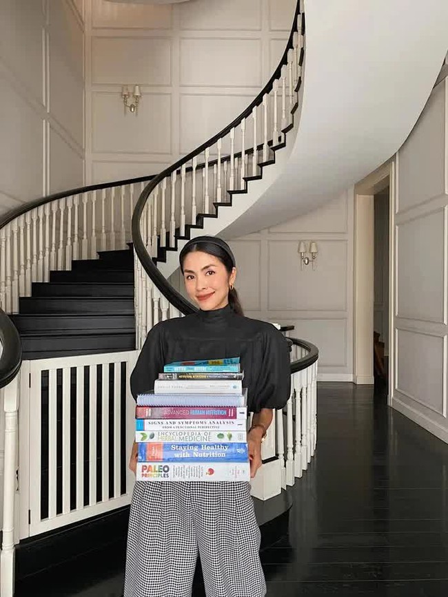 B&eacute; g&aacute;i trong bức ảnh g&acirc;y sốt: L&agrave; sao Việt đ&igrave;nh đ&aacute;m, học giỏi nhưng qua 3 trường mới tốt nghiệp cấp 3, giờ l&agrave;m d&acirc;u h&agrave;o m&ocirc;n- Ảnh 2.