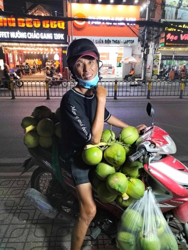 Danh hài có tiếng tại "Gala cười" giờ sống chung với bệnh, làm đủ nghề mưu sinh- Ảnh 3.