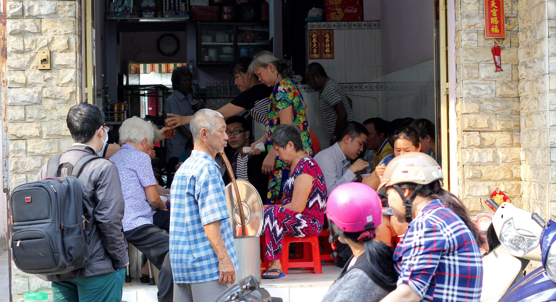Bánh canh 1 giờ có gì mà vừa có thông tin đóng cửa đã khiến dân tình 