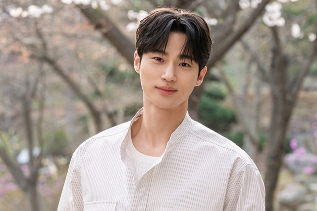 "Cực phẩm visual xứ Hàn" Byeon Woo Seok lại gặp biến, thái độ dửng dưng gây khó chịu- Ảnh 3.