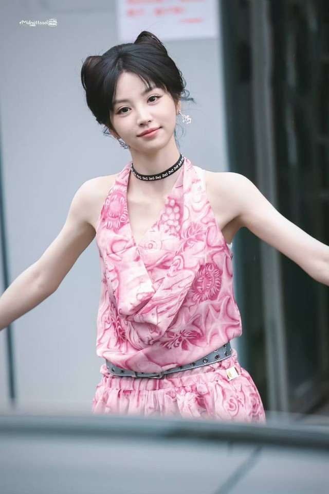 Mỹ nhân Trung Quốc tuyên truyền phim mới mà đẹp hết phần thiên hạ, style mướt mắt không thể không khen- Ảnh 12.