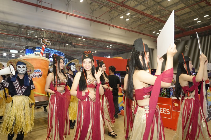 Dàn trai xinh gái đẹp đổ bộ booth VTC tại Vietnam GameVerse 2025: Nơi hội tụ nhan sắc và đam mê game- Ảnh 5.