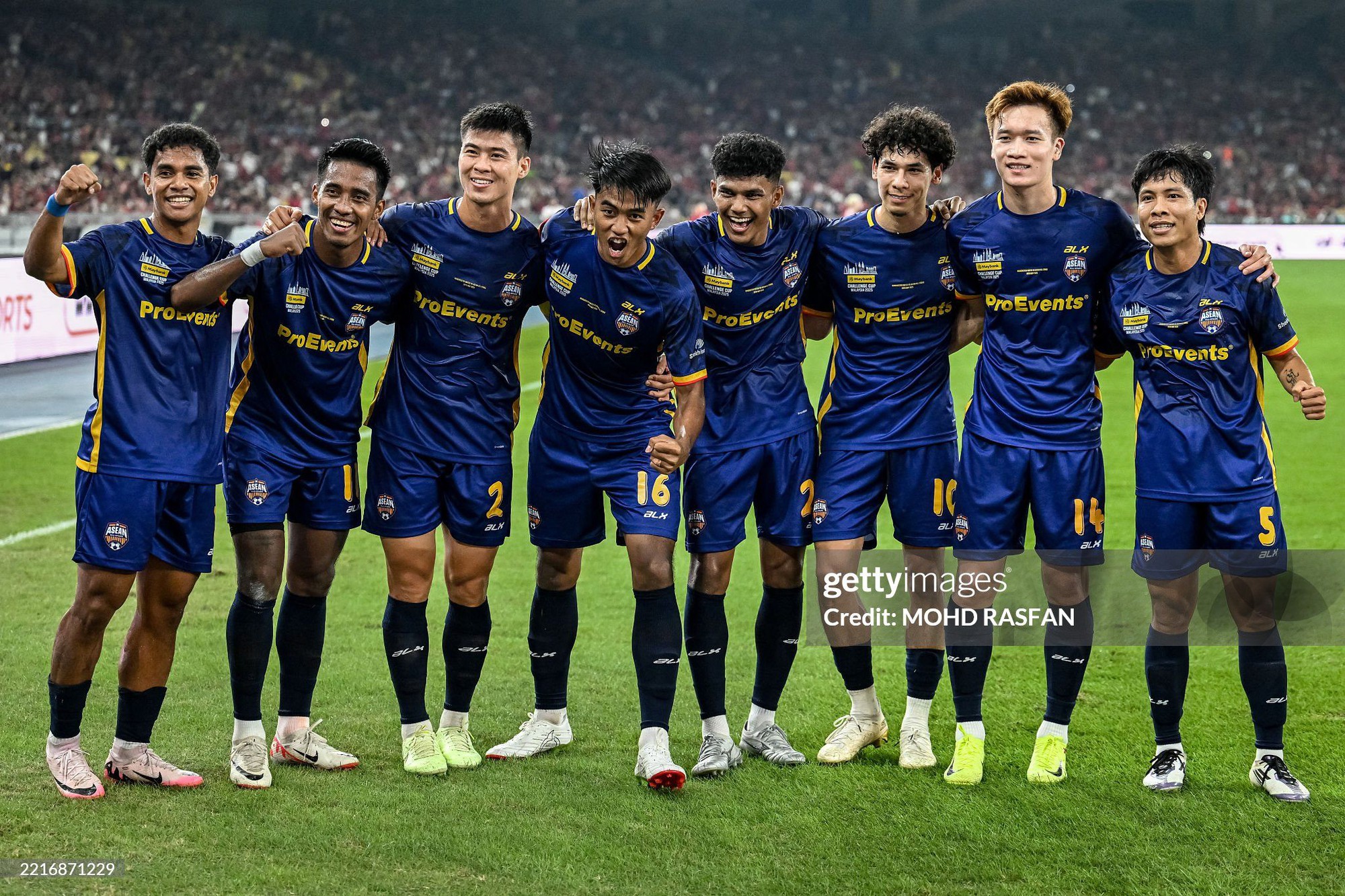 Dàn sao ĐT Việt Nam tưng bừng mừng chiến thắng MU, 1 cái tên được fan MU toàn thế giới gọi tên muốn chiêu mộ- Ảnh 2.