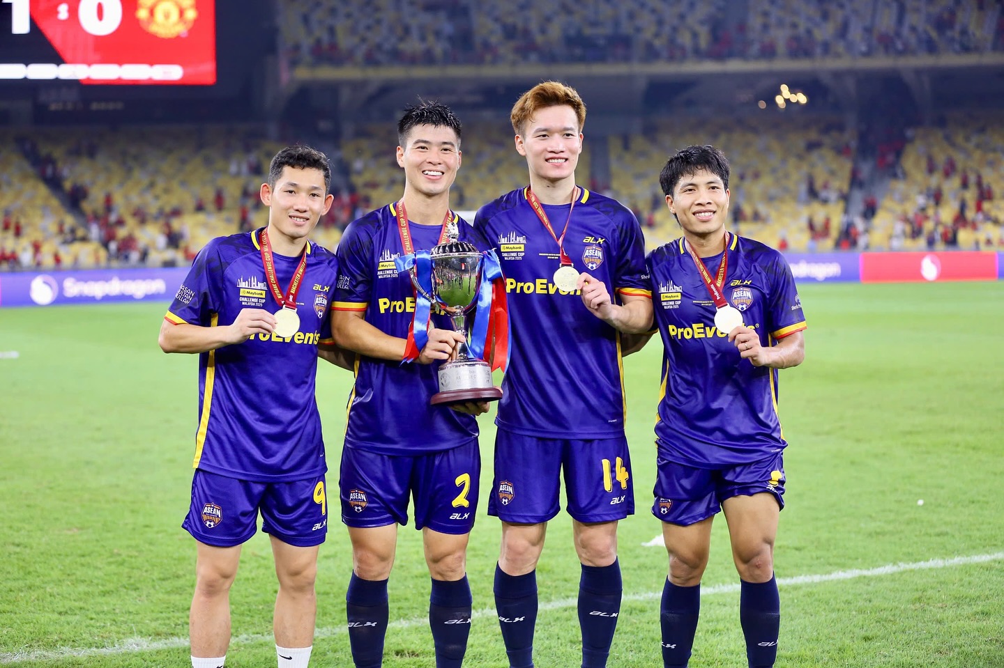 Dàn sao ĐT Việt Nam tưng bừng mừng chiến thắng MU, 1 cái tên được fan MU toàn thế giới gọi tên muốn chiêu mộ- Ảnh 14.