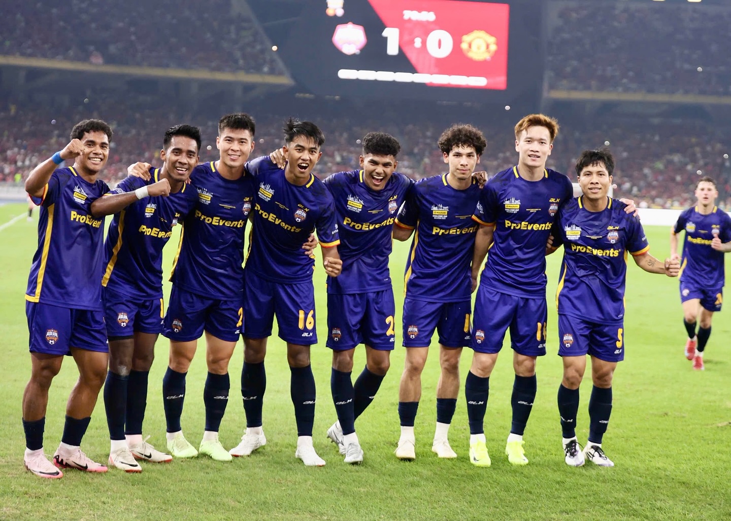 Dàn sao ĐT Việt Nam tưng bừng mừng chiến thắng MU, 1 cái tên được fan MU toàn thế giới gọi tên muốn chiêu mộ- Ảnh 1.