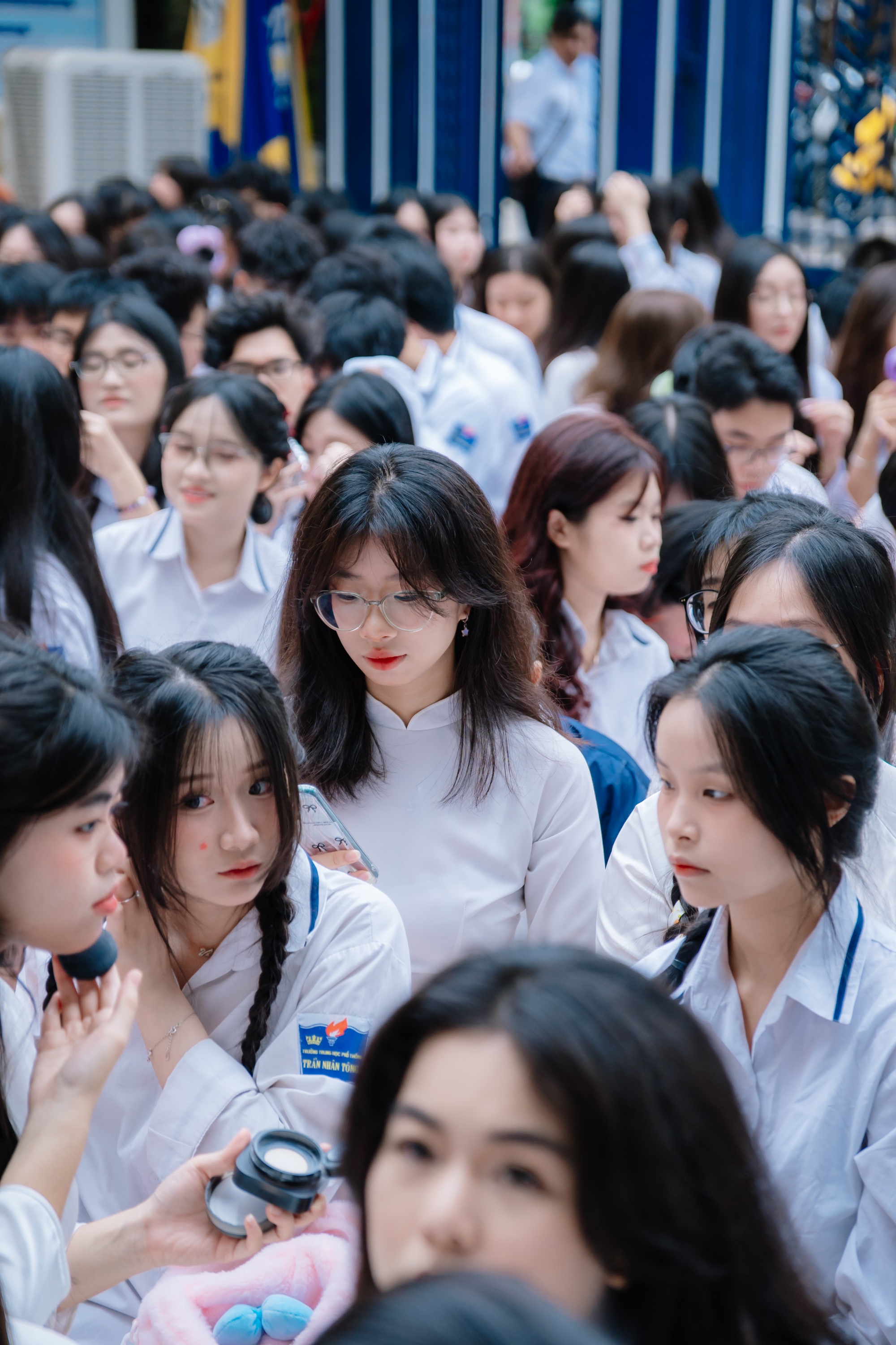 Chùm ảnh nữ sinh Trần Nhân Tông trong lễ bế giảng gây sốt khắp cõi mạng: Thanh xuân đúng là thứ khiến người ta "say nắng"!- Ảnh 8.
