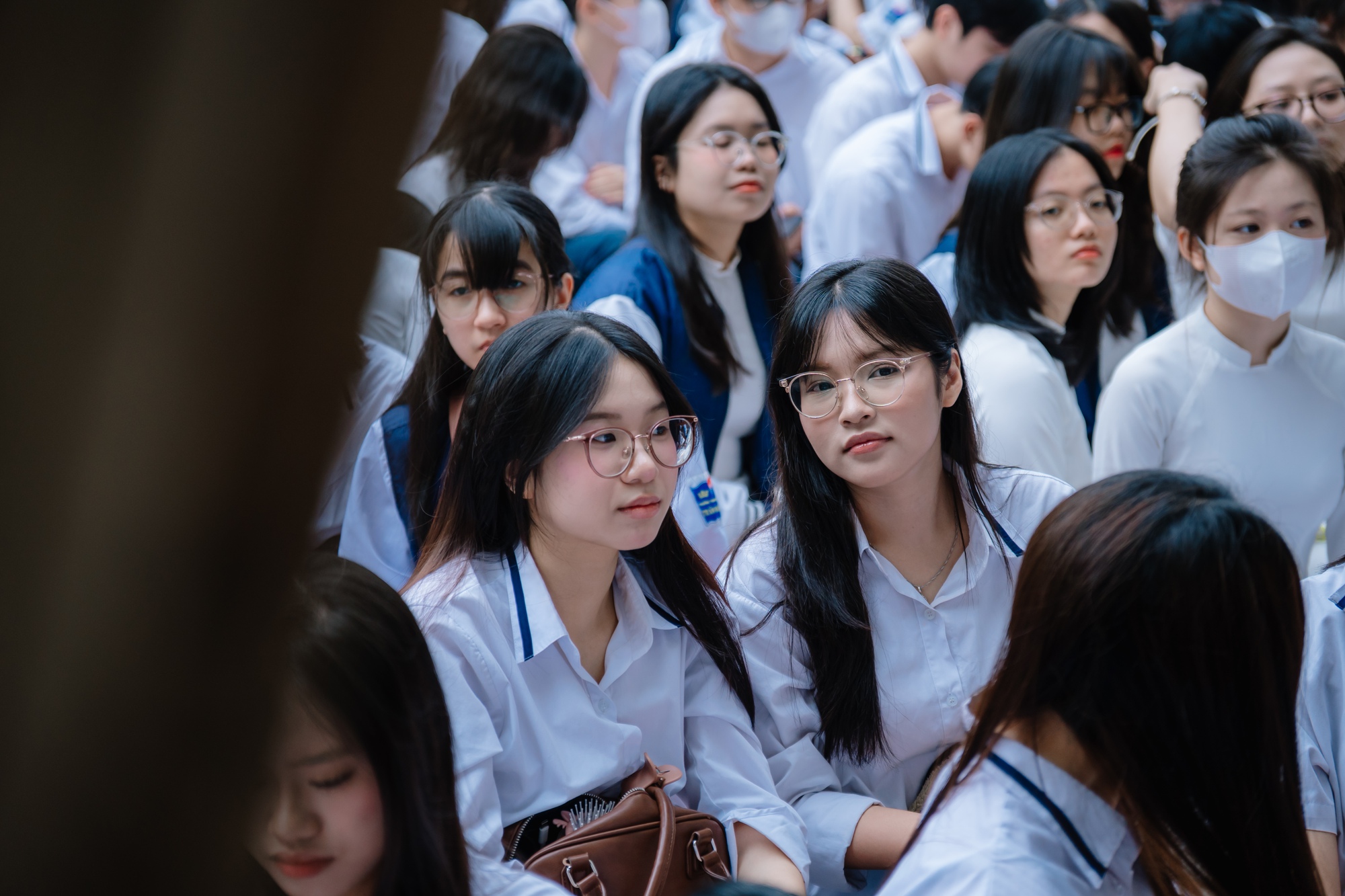 Chùm ảnh nữ sinh Trần Nhân Tông trong lễ bế giảng gây sốt khắp cõi mạng: Thanh xuân đúng là thứ khiến người ta "say nắng"!- Ảnh 4.