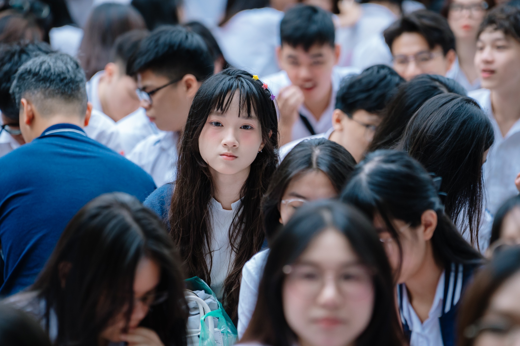 Chùm ảnh nữ sinh Trần Nhân Tông trong lễ bế giảng gây sốt khắp cõi mạng: Thanh xuân đúng là thứ khiến người ta "say nắng"!- Ảnh 9.