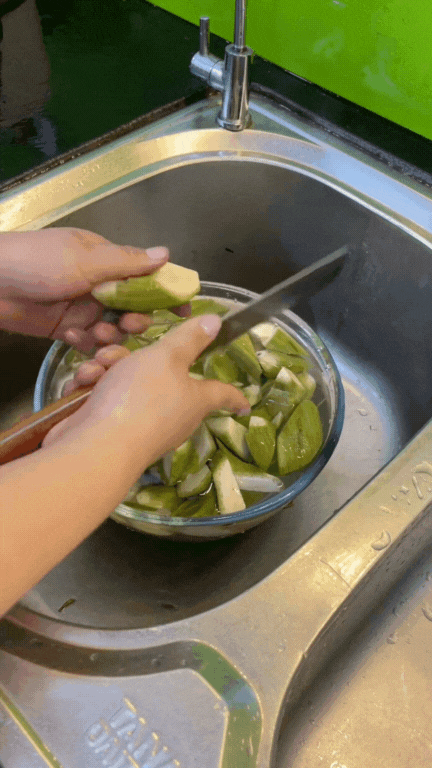 Món ăn "luôn hết sạch" trong cỗ cưới miền Bắc: Nghe tên bình thường, ăn rồi mới thấy ghiền, nóng hay nguội đều ngon- Ảnh 6.