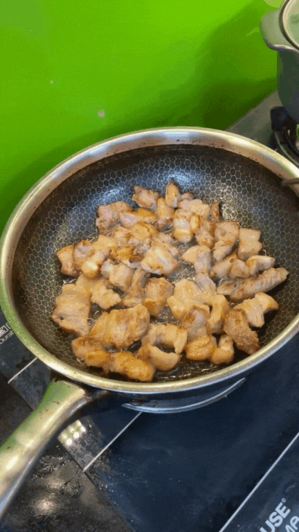 Món ăn "luôn hết sạch" trong cỗ cưới miền Bắc: Nghe tên bình thường, ăn rồi mới thấy ghiền, nóng hay nguội đều ngon- Ảnh 8.