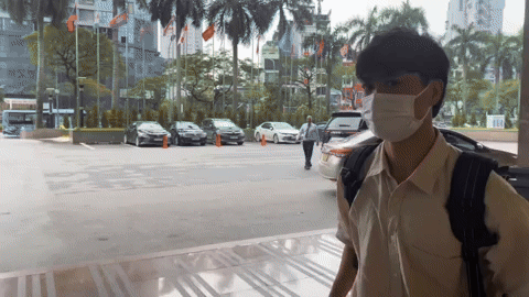 Công Phượng gây sốc với diện mạo mới, sao bóng đá lái xế hộp xịn, mang cả 