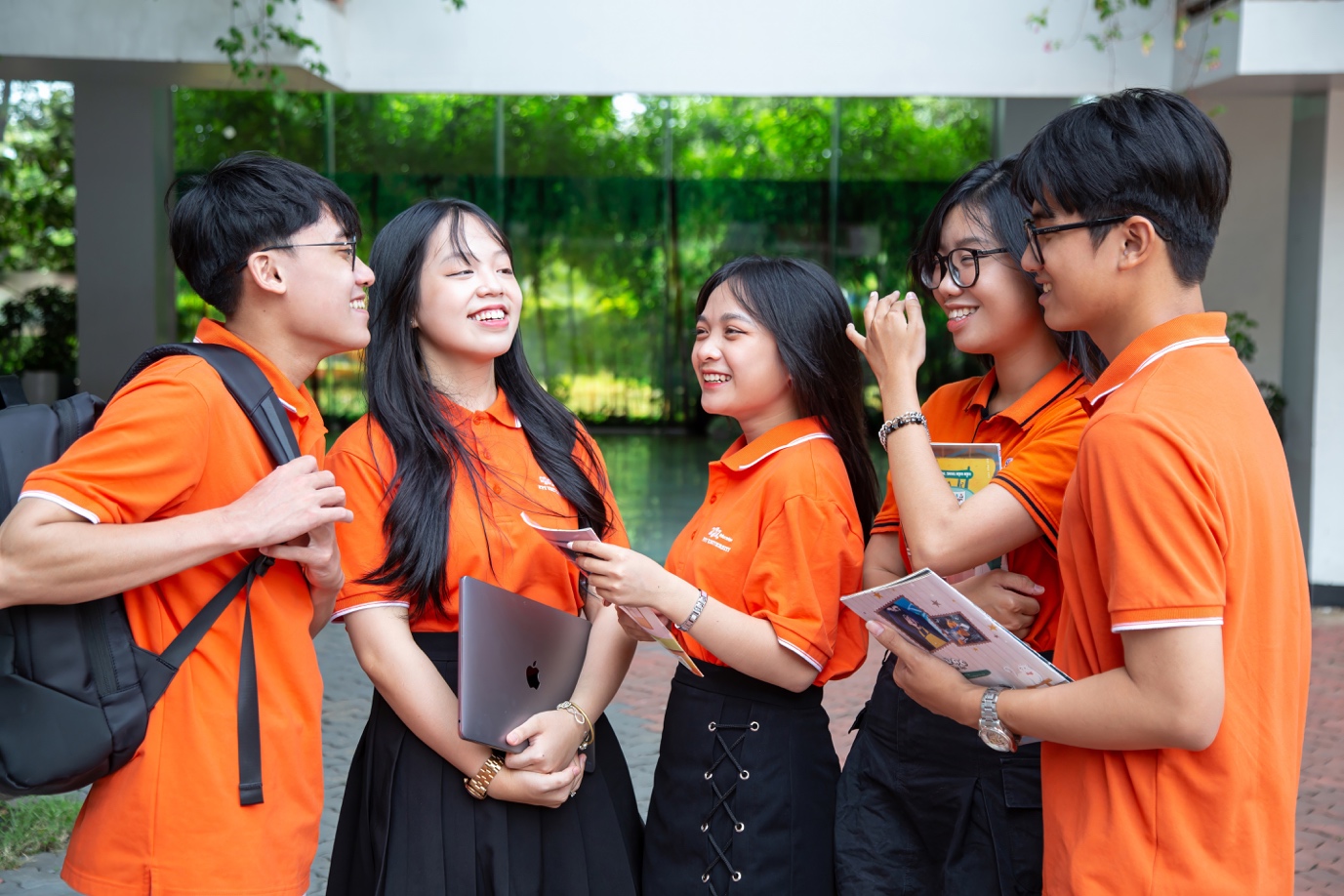 FPTU ra mắt chuỗi hoạt động cực chất “Prompt your Future”: Gen Z không học để thi, học để prompt tương lai của chính mình- Ảnh 2.