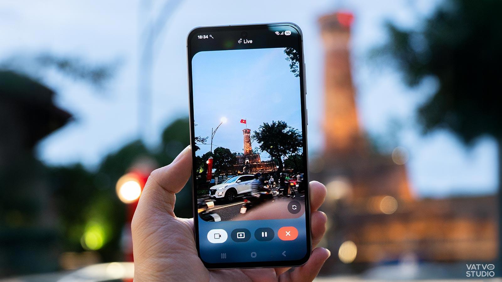 Gen Z “trên thông thiên văn, dưới tường địa lý” chỉ với Galaxy A series- Ảnh 1.