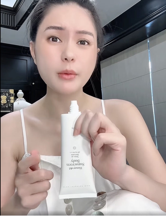 Nóng: Khởi tố vụ án “Sản xuất, buôn bán hàng giả” liên quan mỹ phẩm chồng Đoàn Di Băng phân phối- Ảnh 2.