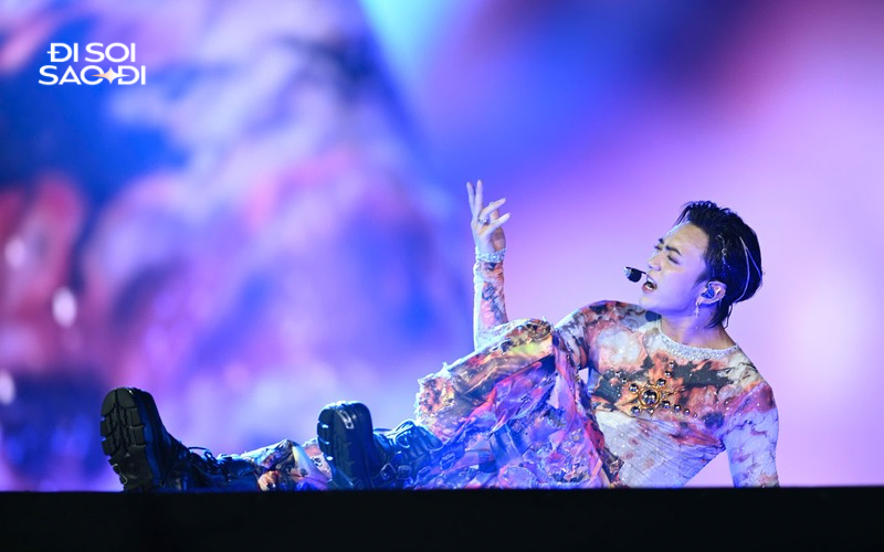 2 đêm concert ALL-ROUNDER: SOOBIN chơi tất tay từ âm nhạc, hình ảnh đến sân khấu, fan hỏi ngược lại “lãi ở đâu”?- Ảnh 3.