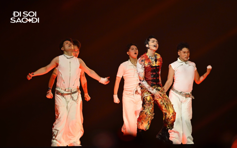 2 đêm concert ALL-ROUNDER: SOOBIN chơi tất tay từ âm nhạc, hình ảnh đến sân khấu, fan hỏi ngược lại “lãi ở đâu”?- Ảnh 6.