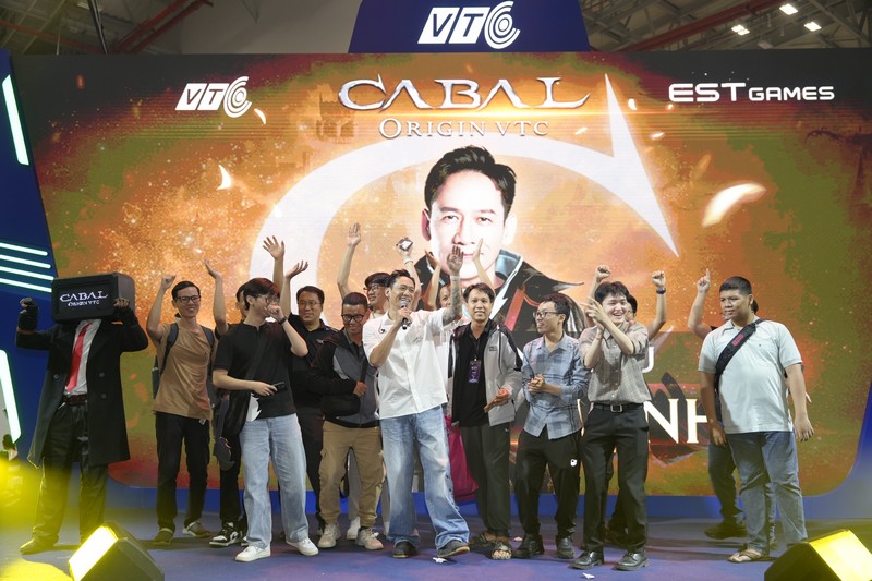 Dàn trai xinh gái đẹp đổ bộ booth VTC tại Vietnam GameVerse 2025: Nơi hội tụ nhan sắc và đam mê game- Ảnh 4.