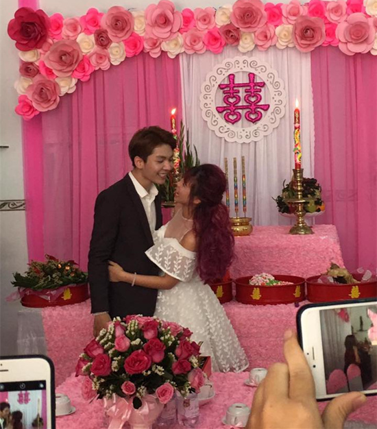 Nữ ca sĩ Việt lộ ảnh bí mật ăn hỏi nhưng không ai tin, hoá ra vì hành động này của chú rể- Ảnh 1. Nữ ca sĩ Việt lộ ảnh bí mật ăn hỏi nhưng không ai tin, hoá ra vì hành động này của chú rể- Ảnh 1.