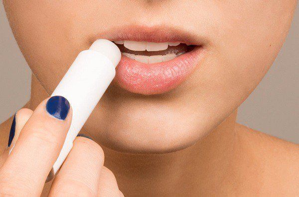"Must-have" cho chuyến du lịch hè "cháy phố biển": 7 món đồ nhẹ tênh nhưng giúp chị em tự tin tỏa sáng- Ảnh 6.