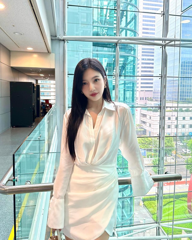 Huyền thoại váy hoa khiến ai ngắm cũng muốn điệu đà hơn trong mùa hè này- Ảnh 4.