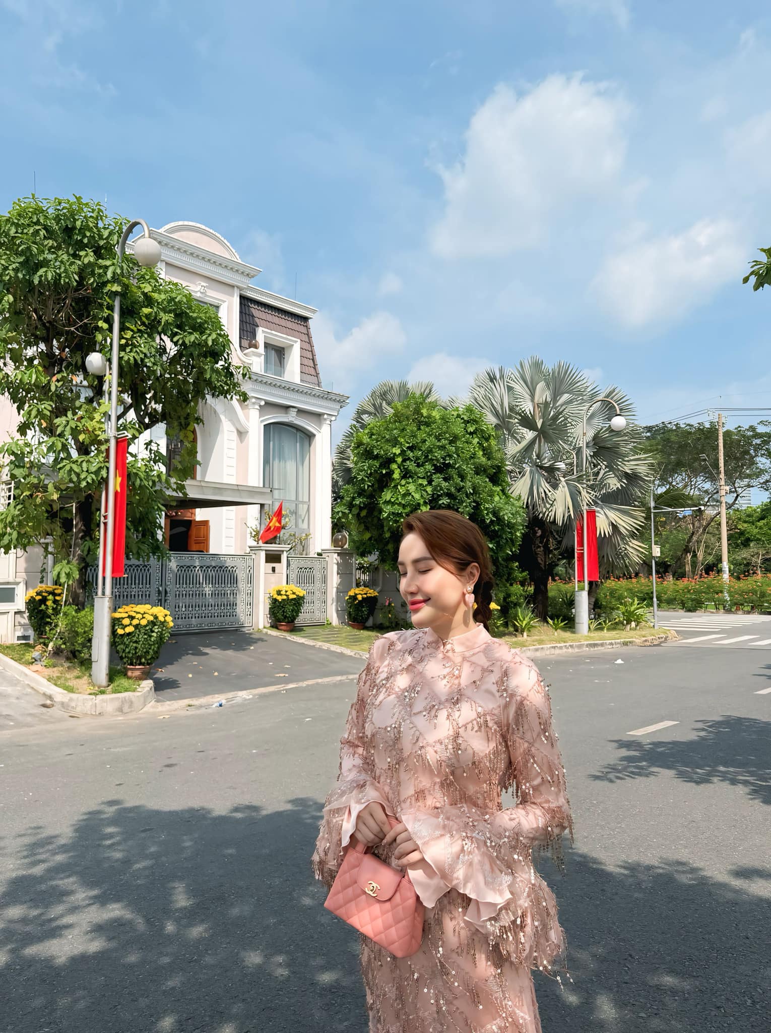 Mỹ nhân Việt lấy chồng giàu nứt vách nhưng kín bưng thông tin, ngày cưới chỉ vỏn vẹn 5 sao Việt tham dự- Ảnh 6.