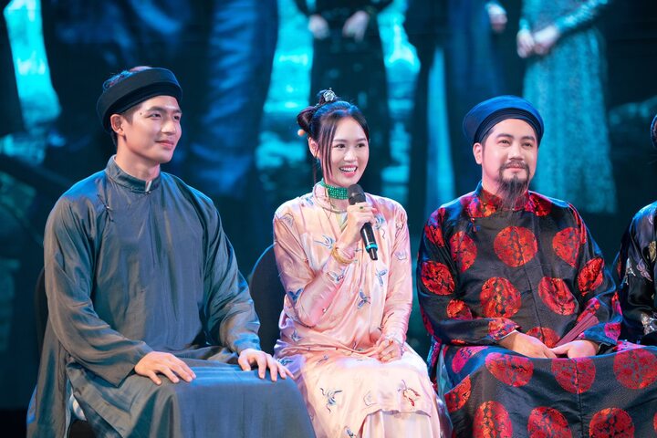 Bà xã Anh Đức: 