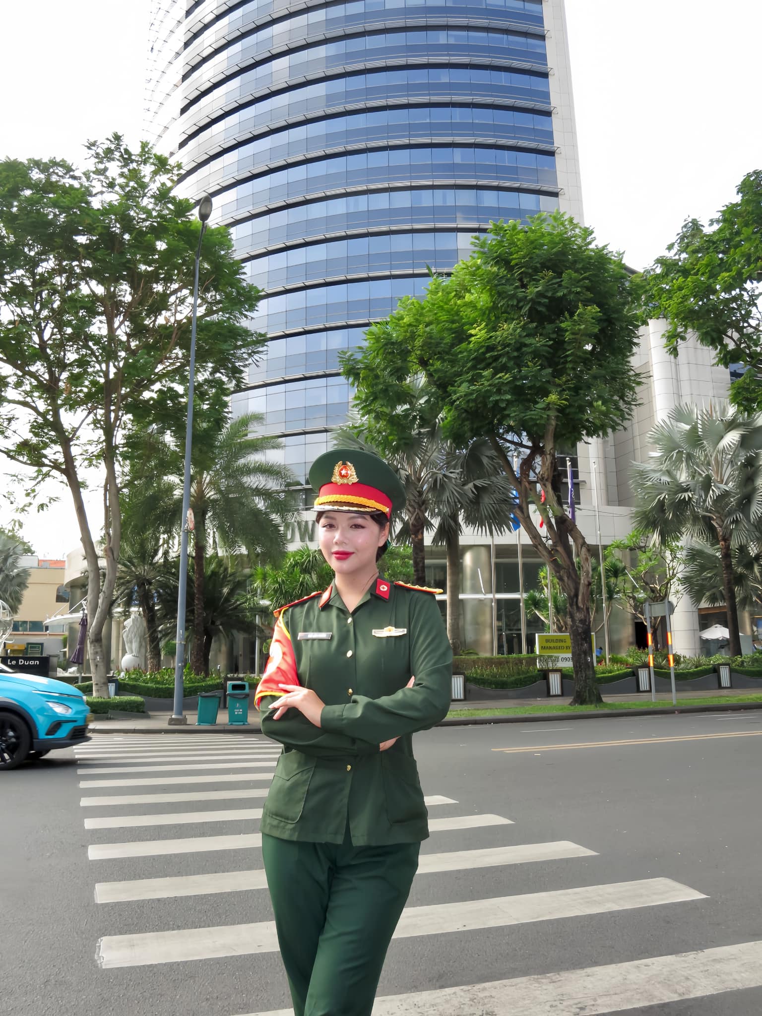 Trung úy Ngô Lâm Phương bất ngờ nổi tiếng mạng xã hội quốc tế, chính chủ lập tức có phản ứng- Ảnh 3.