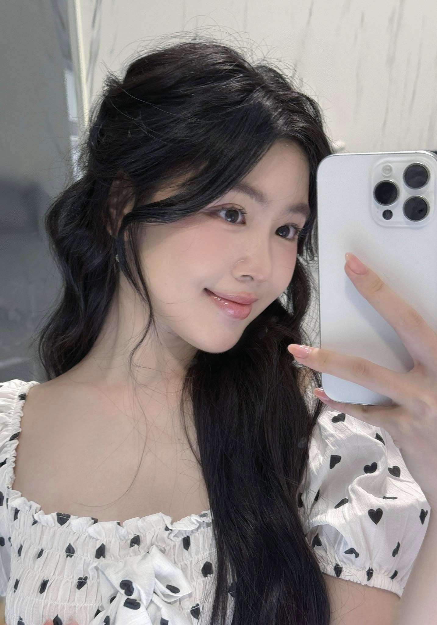 Lọ Lem nhà MC Quyền Linh gây sốt vì mặt mộc không tì vết, hé lộ 1 bí quyết vào buổi sáng giúp da căng bóng, thần thái rạng ngời- Ảnh 5.