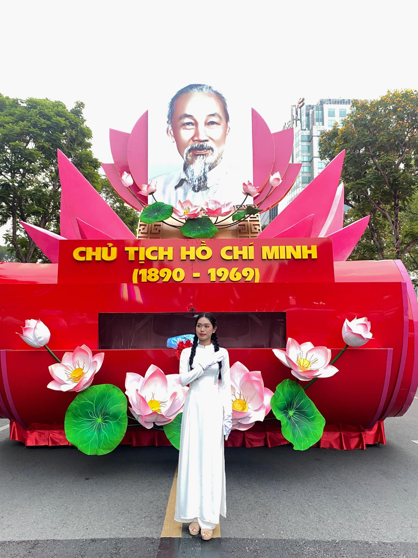 Nữ sinh ĐH Tôn Đức Thắng được tuyển chọn gắt gao để tham gia khối xe Nghi trượng tại Đại lễ 30/4- Ảnh 4.