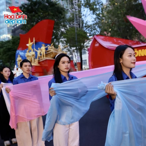 Nữ sinh ĐH Tôn Đức Thắng được tuyển chọn gắt gao để tham gia khối xe Nghi trượng tại Đại lễ 30/4- Ảnh 6.