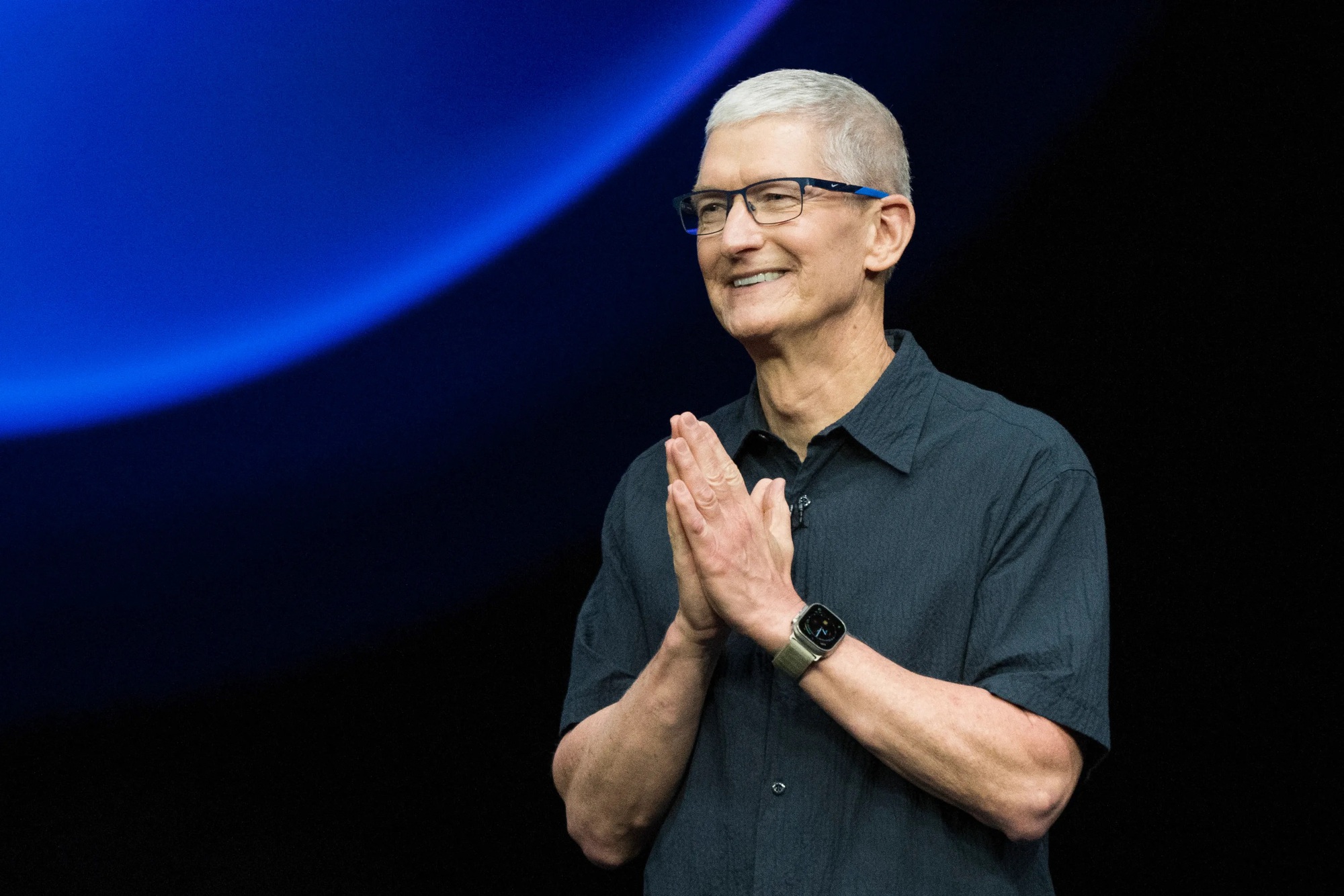 Tim Cook: Dù Apple nộp gần 1 tỷ USD thuế, iPhone vẫn chưa tăng giá- Ảnh 1.
