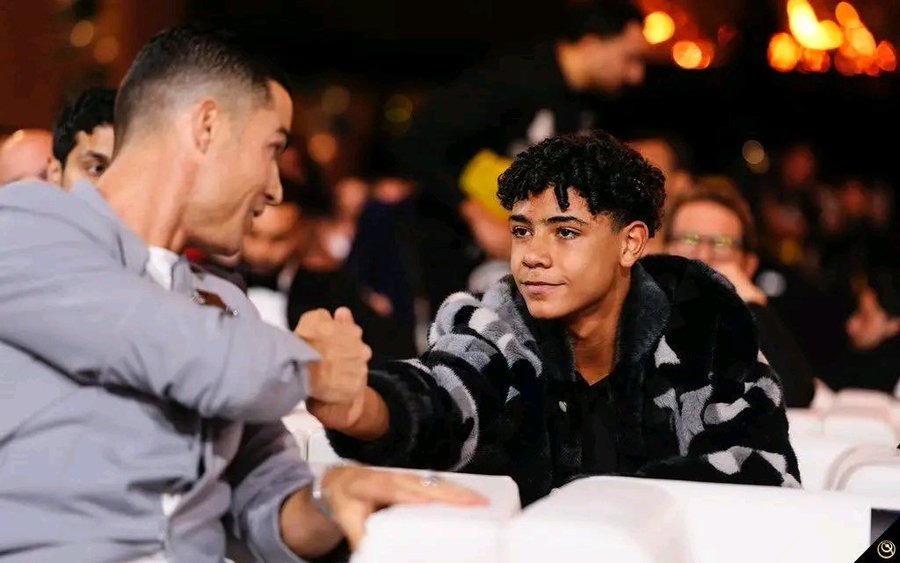 Ngỡ ngàng với diện mạo tuổi 14 của con trai Ronaldo- Ảnh 3.