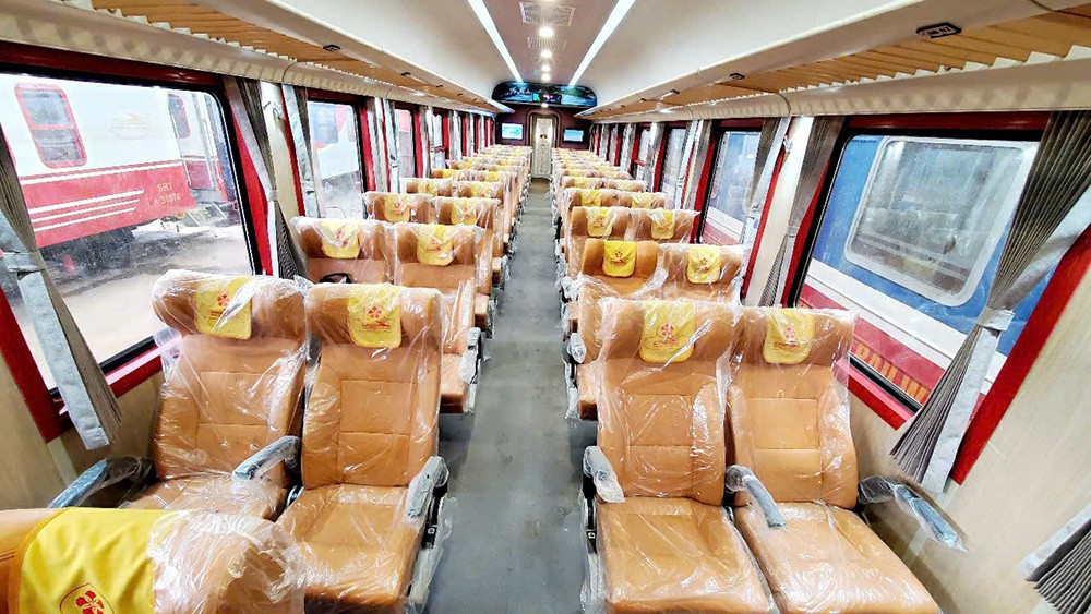 Cận cảnh đoàn tàu hạng sang Hà Nội - Hải Phòng- Ảnh 8.