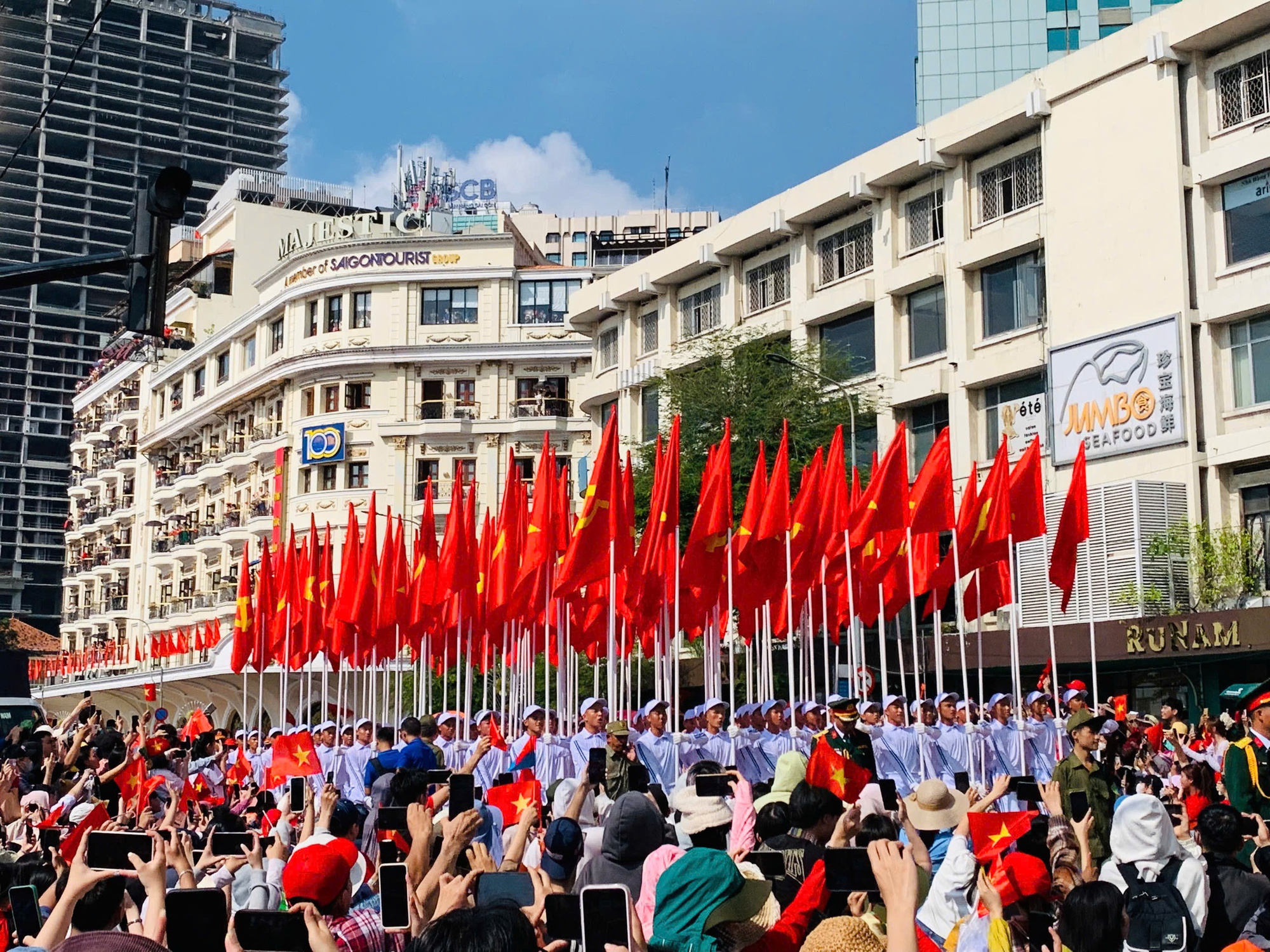 Dịp lễ 30-4: Nườm nượp khách đi Suối Tiên, Củ Chi, tour Biệt động Sài Gòn- Ảnh 14.