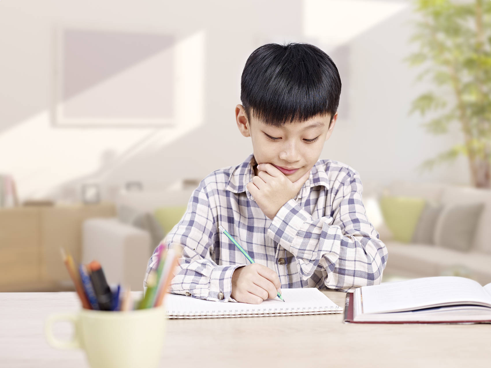 Tương lai con cái "hoá rồng hoá phượng" hay luẩn quẩn cối xay, đều phụ thuộc vào quyết định này của cha mẹ: Hãy cẩn trọng!- Ảnh 2.